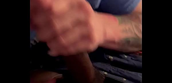 trendsWhite Cougar sucking bbc late night